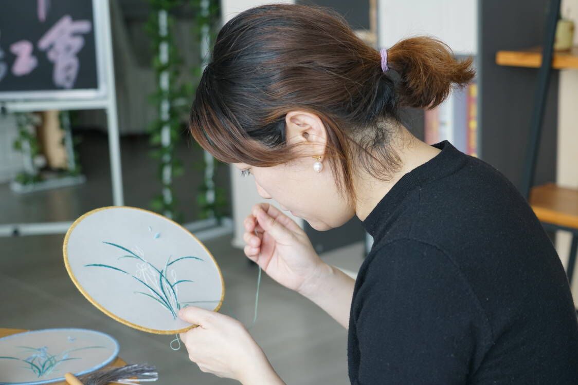 2022.03.07+电竞比赛押注平台app公司+电竞比赛押注平台app公司开展“巧手绣风华”三八妇女节活动(魏华江).jpg 2022.03.07+电竞比赛押注平台app公司+电竞比赛押注平台app公司开展“巧手绣风华”三八妇女节活动(魏华江).jpg